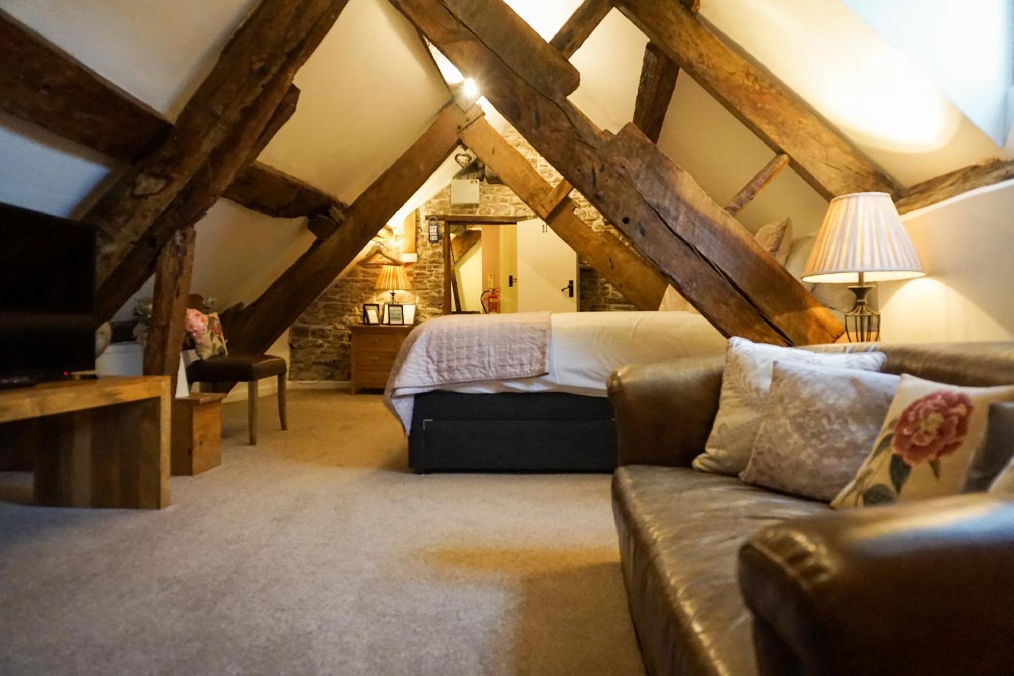 Kings Arms Hotel Abergavenny Buitenkant foto
