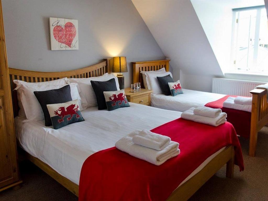 Kings Arms Hotel Abergavenny Buitenkant foto
