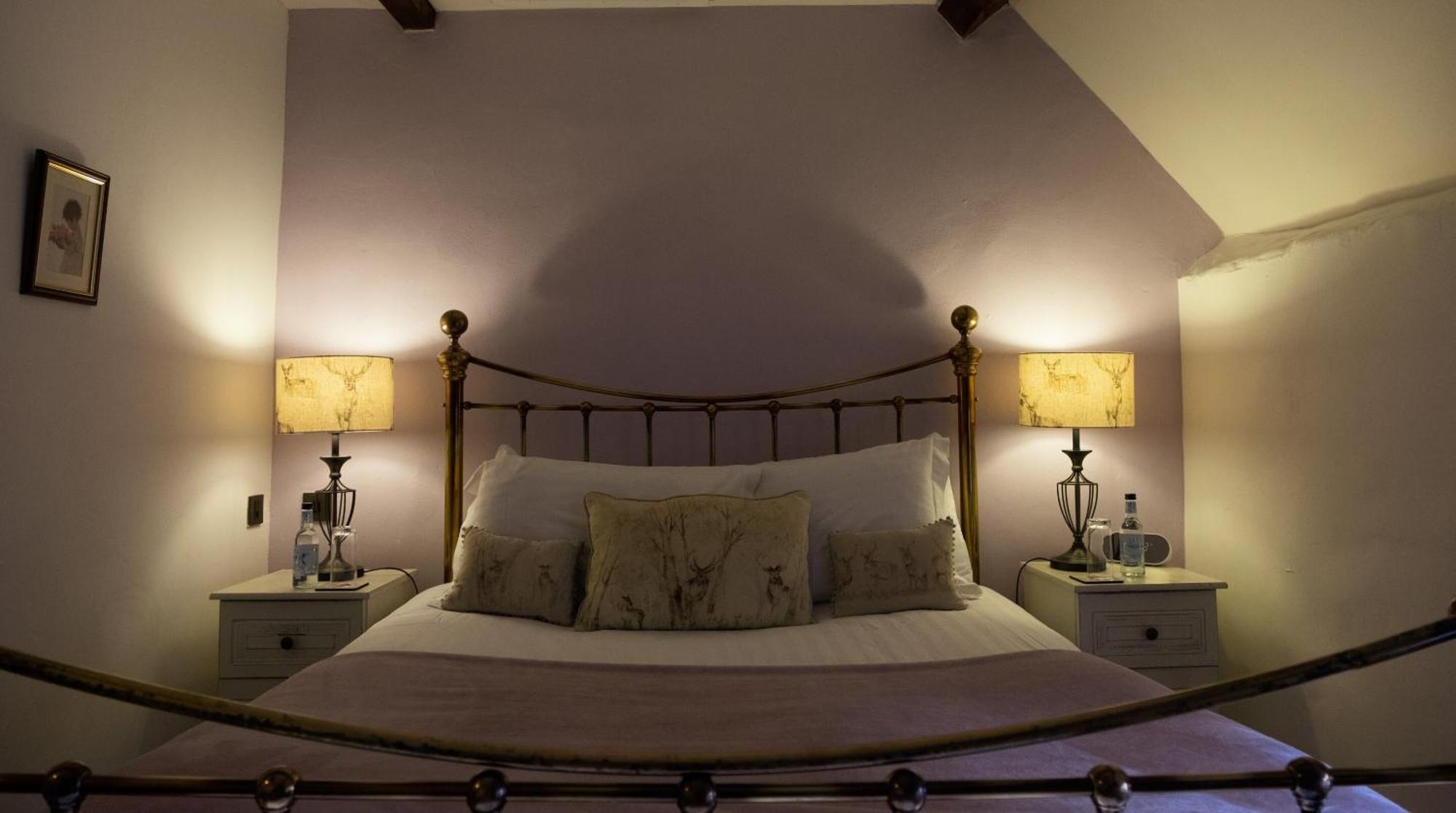Kings Arms Hotel Abergavenny Buitenkant foto