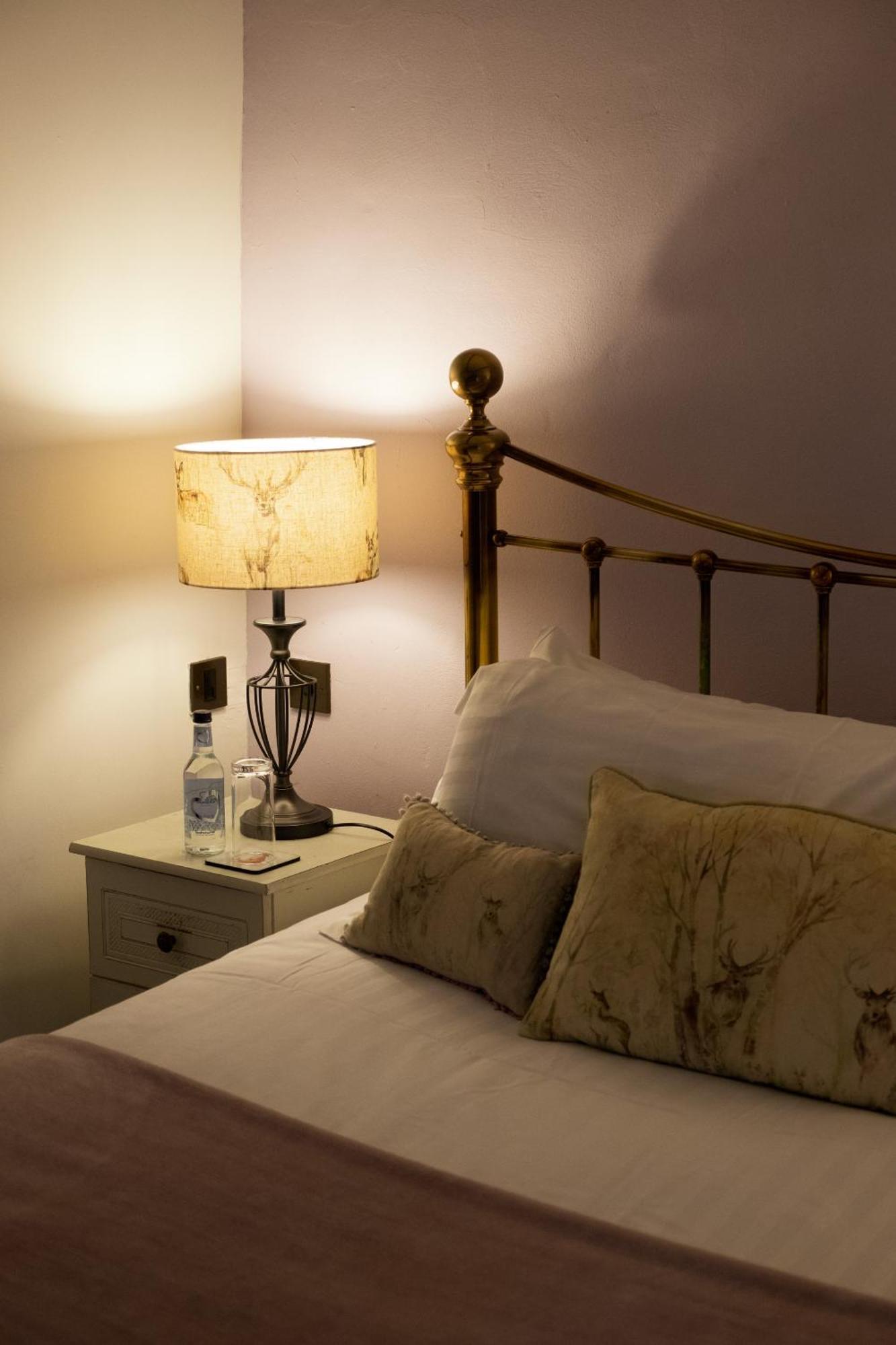 Kings Arms Hotel Abergavenny Kamer foto