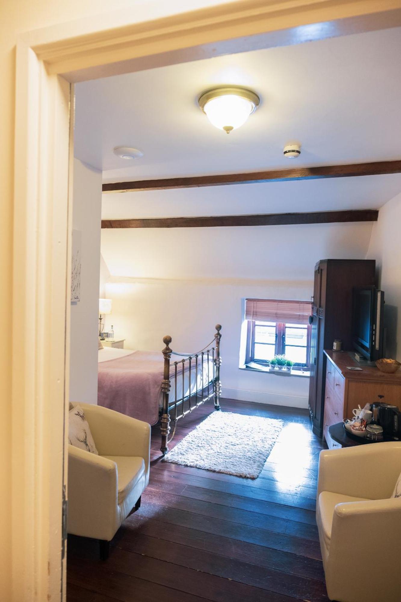 Kings Arms Hotel Abergavenny Kamer foto